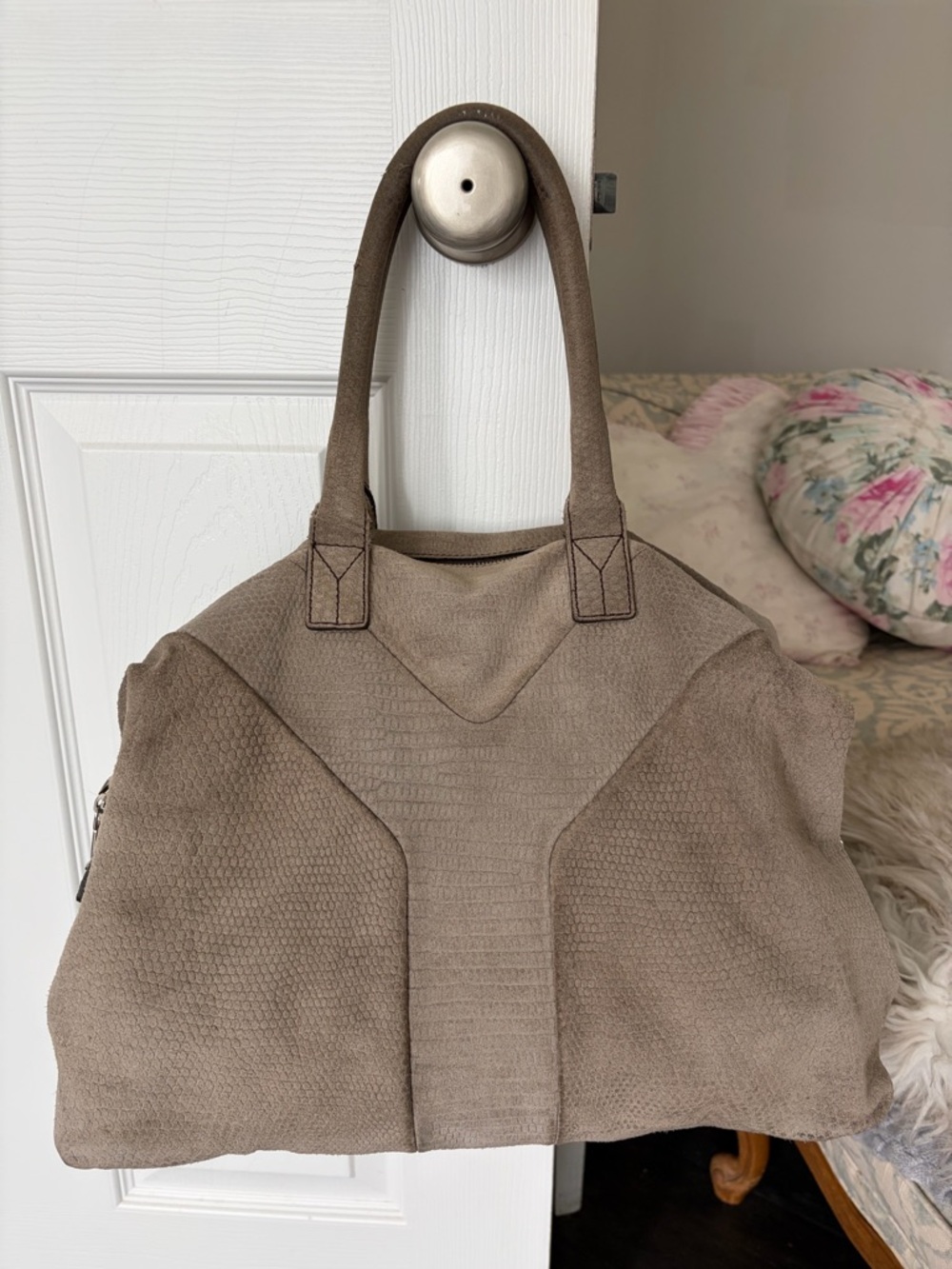 Yves Saint Laurent Grey Suede Handbag - Picture 6 of 16